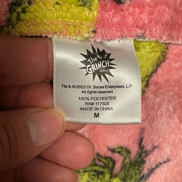 COZY - THE GRINCH PLUSH FLEECE PAJAMA SHORTS - Picture 3 of 6